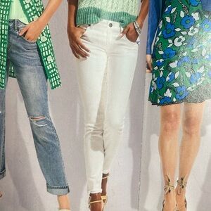 Size 6 CAbi White The Skinny Jeans